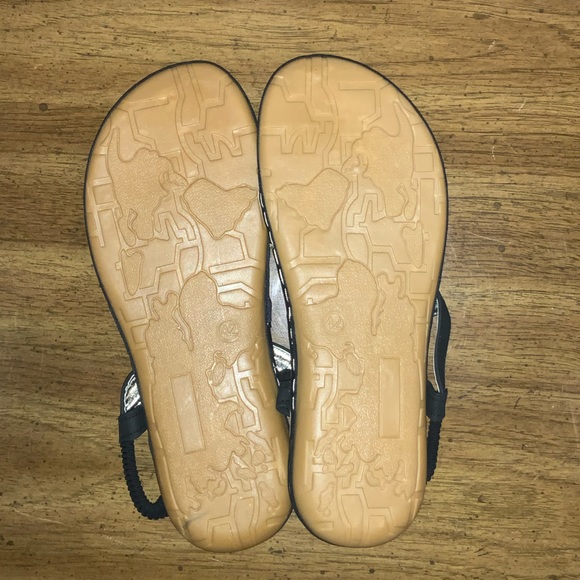 Brand New Black Thong Sandals - Picture 2 of 2